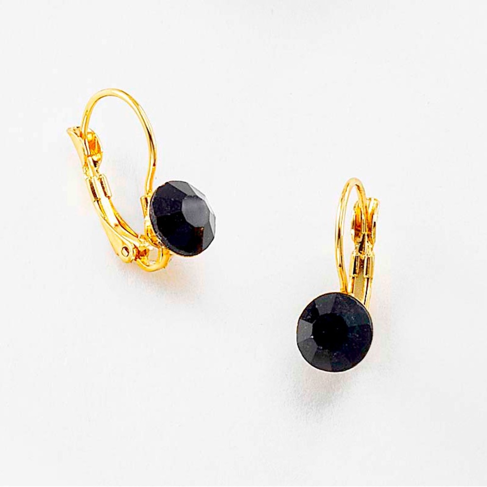 Gold plated earrings with black onix stone